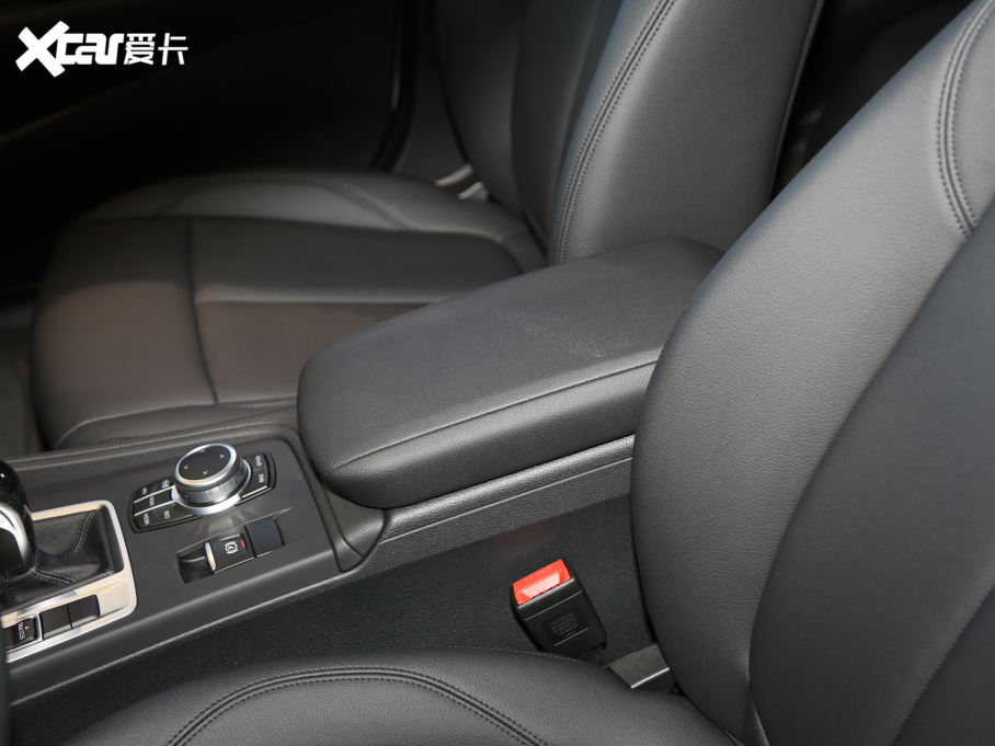 2021R1ϵ 120i M\Ӱ