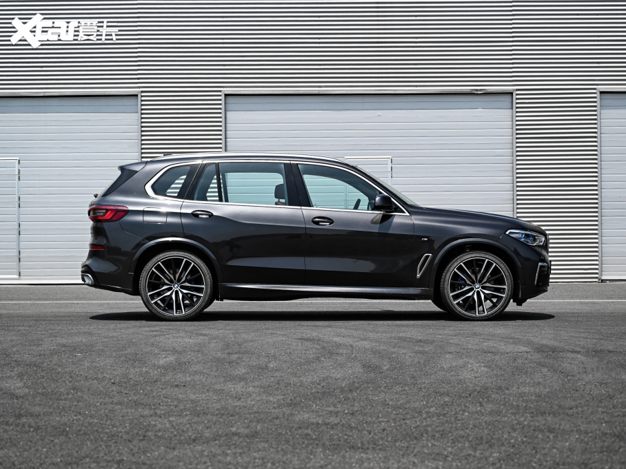 2022X5 xDrive 40Li M˶װ