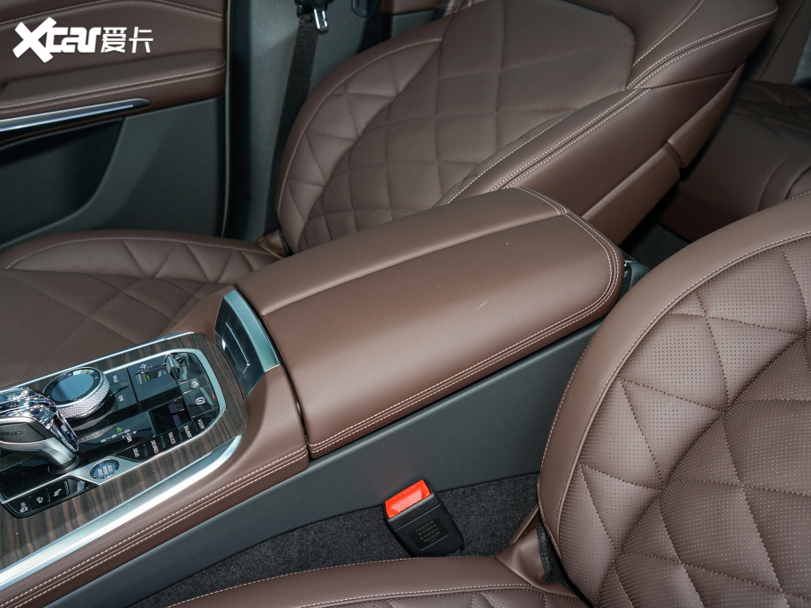 2022RX5 xDrive 40Li M\b