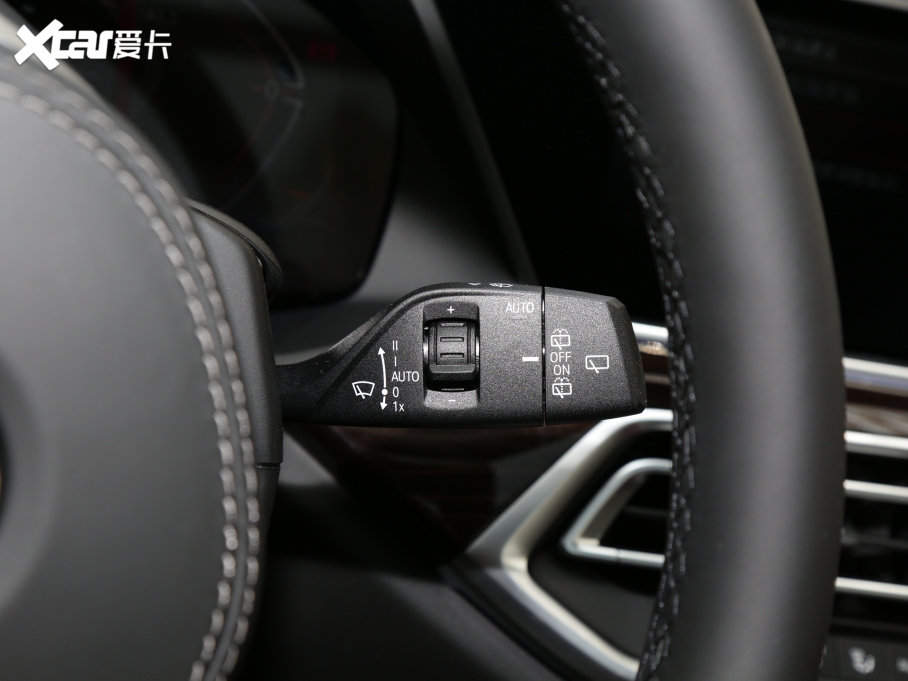 2022RX5 xDrive 30Li M\b