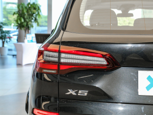 2022xDrive 30Li M\b ^