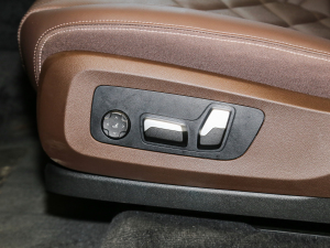 2022xDrive 30Li M\b {{