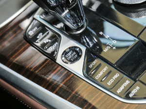 2022xDrive 30Li M\b п؅^