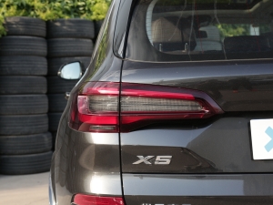 2022xDrive 30Li M\b ^