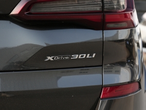 2022xDrive 30Li M\b ^