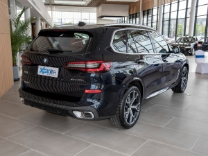 2022款xDrive 40Li M运动套装 右后45度