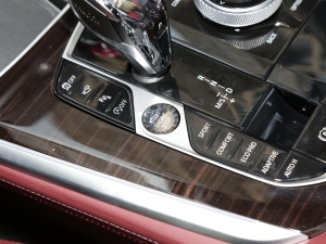 2022xDrive 30Li M\b п؅^