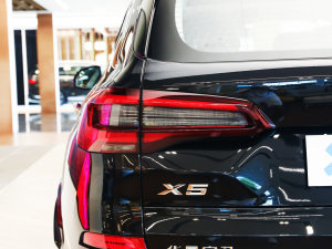 2022Ŀ xDrive 30Li M\b ^