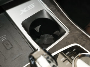 2022Ŀ xDrive 30Li M\b ǰű