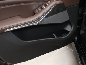 2022Ŀ xDrive 30Li M\b ǰTg