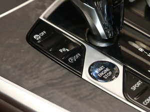 2022Ŀ xDrive 30Li M\(yn)b п؅^(q)