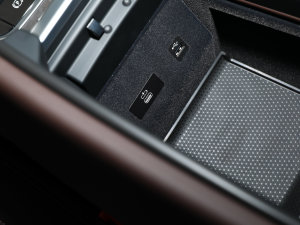 2022Ŀ xDrive 30Li M\(yn)b п؅^(q)