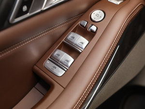 2022Ŀ xDrive 30Li M\b п؅^(q)