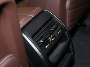 2022Ŀ xDrive 30Li M\b п؅^(q)