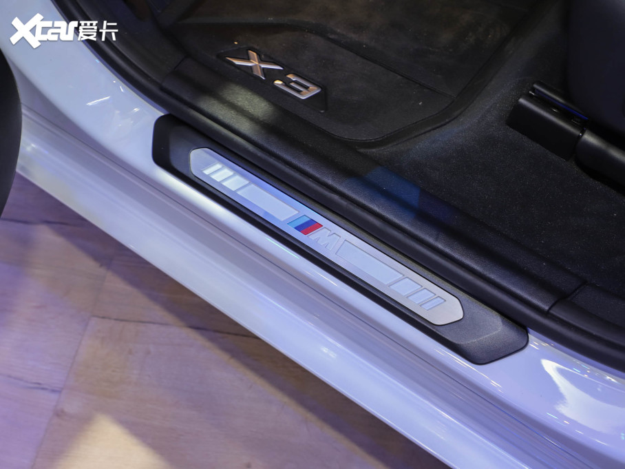 2022��RX3 xDrive30i������ M��ҹ���b