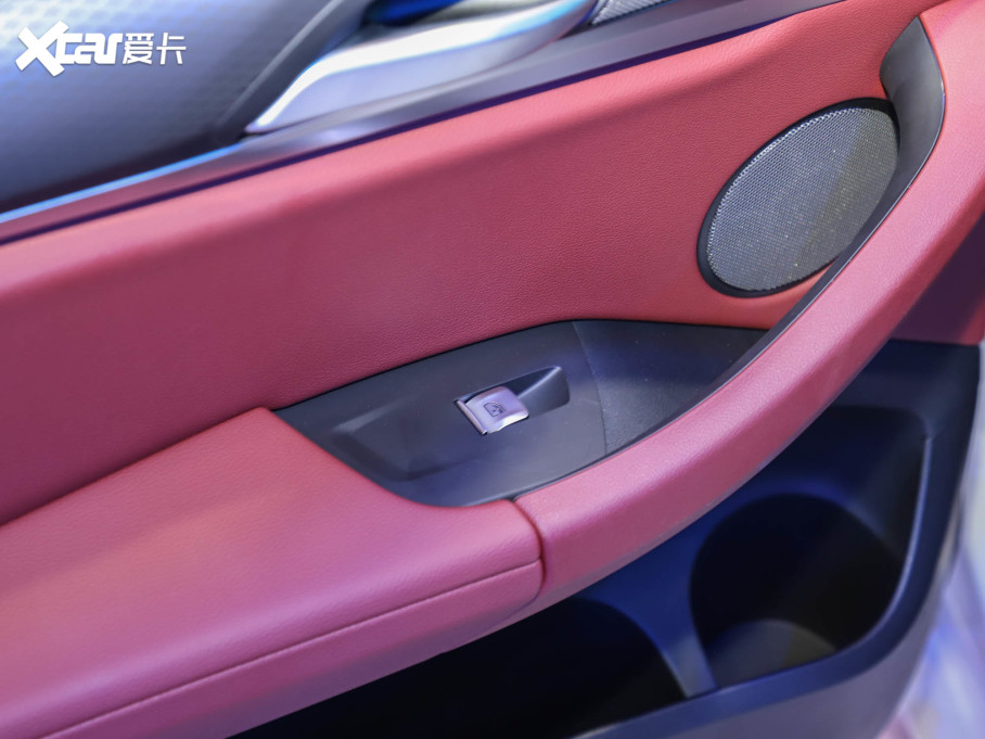 2022��RX3 xDrive30i������ M��ҹ���b