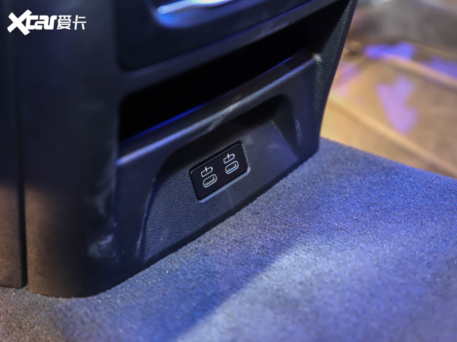 2022��RX3 xDrive30i������ M��ҹ���b