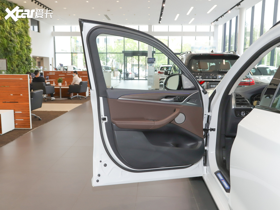 2022RX3 xDrive30iI Mҹb