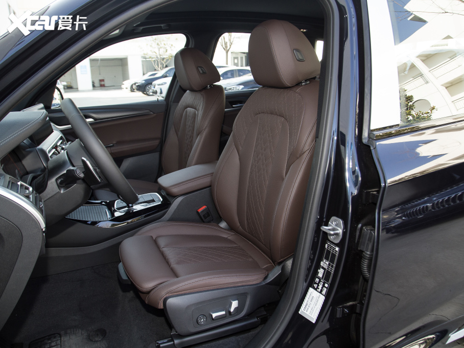 2022RX3 Ŀ xDrive30i  Mҹb