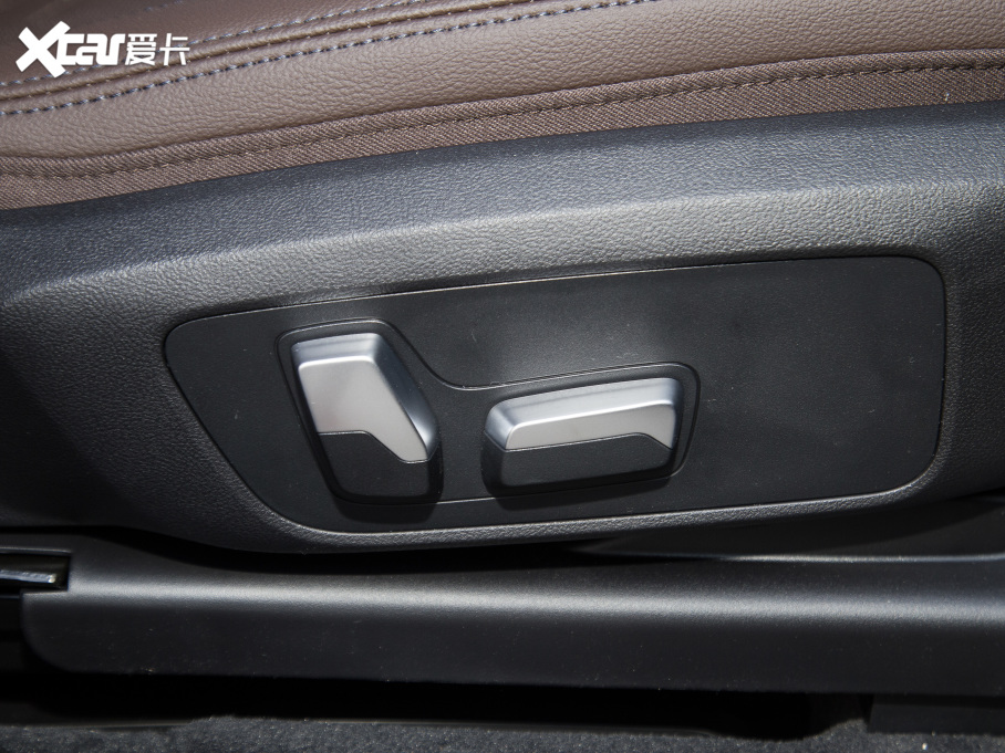 2022RX3 Ŀ xDrive30i  Mҹb