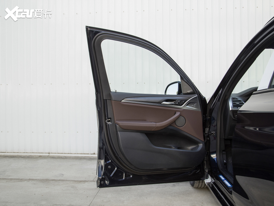 2022RX3 Ŀ xDrive30i  Mҹb