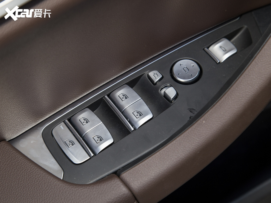 2022RX3 Ŀ xDrive30i  Mҹb