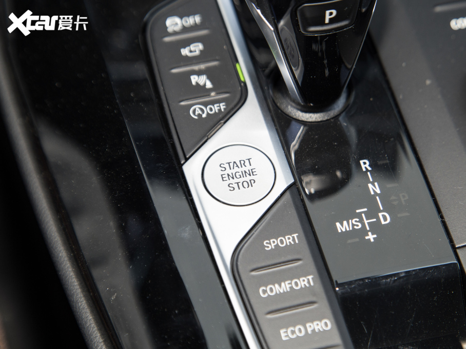 2022RX3 Ŀ xDrive30i  Mҹb