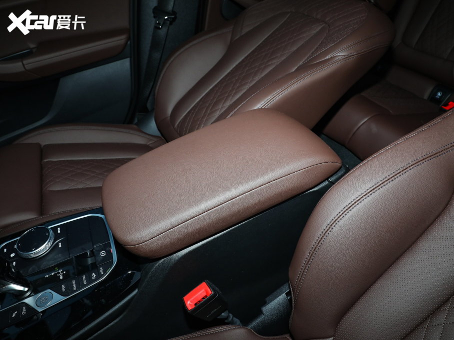 2022RX3 Ŀ xDrive25i M\b