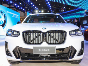 2022xDrive30i Mҹb ^