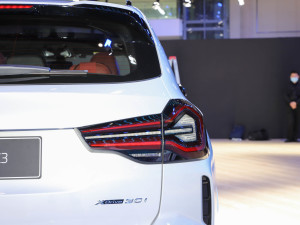 2022xDrive30i Mҹb ^