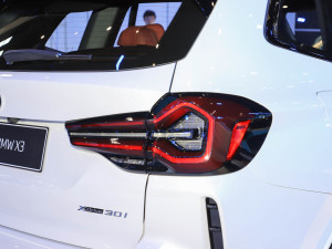 2022xDrive30i Mҹb ^