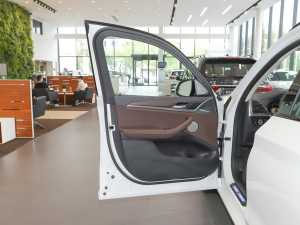 2022xDrive30iI(lng) Mҹb {λ܇T