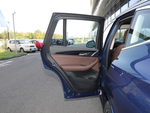 2022xDrive25i M\b ܇T