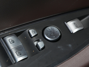 2022xDrive25i M\b п؅^