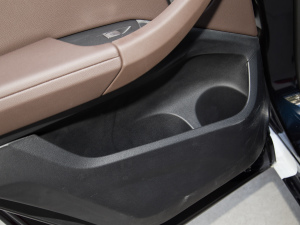 2022Ŀ xDrive30i  Mҹb Tg