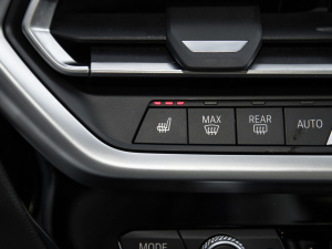 2022Ŀ xDrive30i  Mҹb g