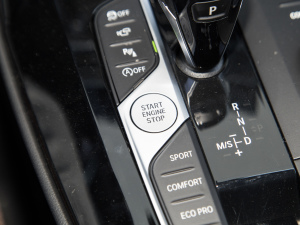 2022Ŀ xDrive30i  Mҹb п؅^