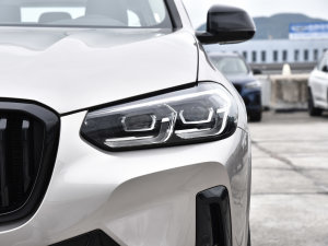 2022Ŀ xDrive30i I Mҹb ^