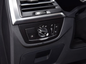 2022Ŀ xDrive30i I Mҹb п؅^(q)