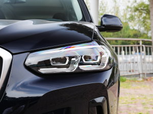 2022Ŀ xDrive25i M\b ^