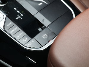 2022Ŀ xDrive25i M\b v܇Ƅ