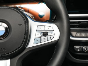 2022Ŀ xDrive25i M\b п؅^