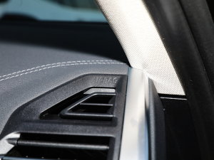 2022Ŀ xDrive25i M\b п؅^