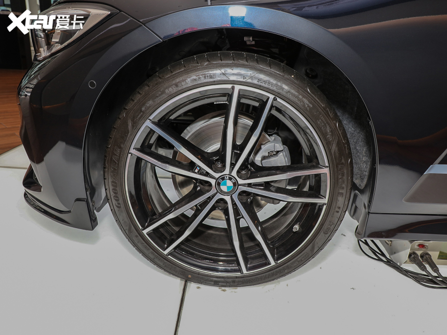 2022R3ϵ 325Li M\b