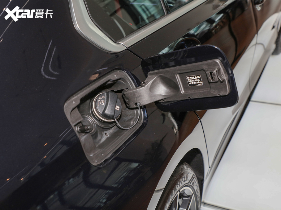 2022R3ϵ 325Li M\b