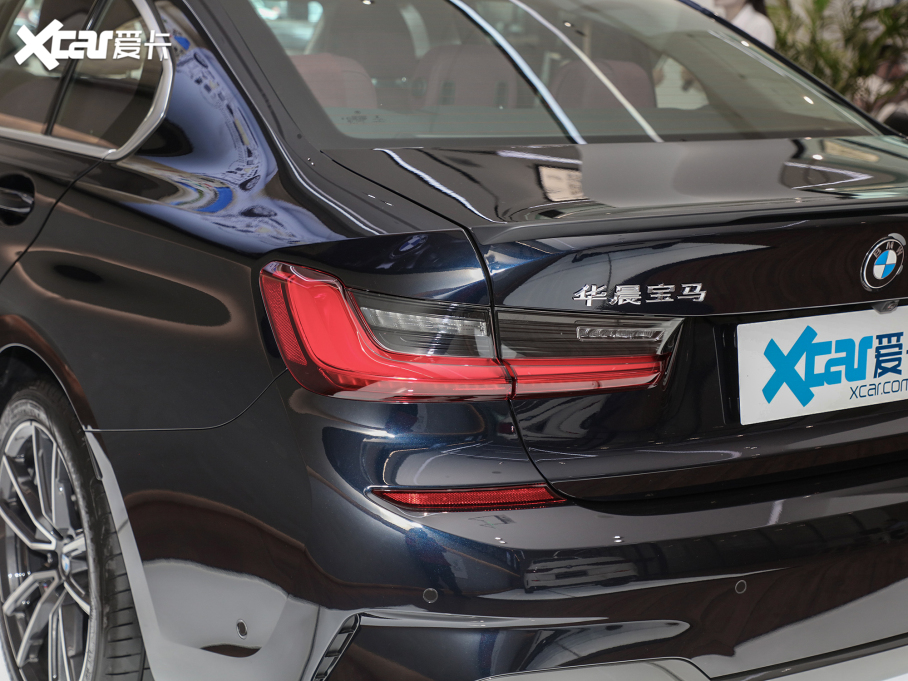 2022R3ϵ 325Li M\b