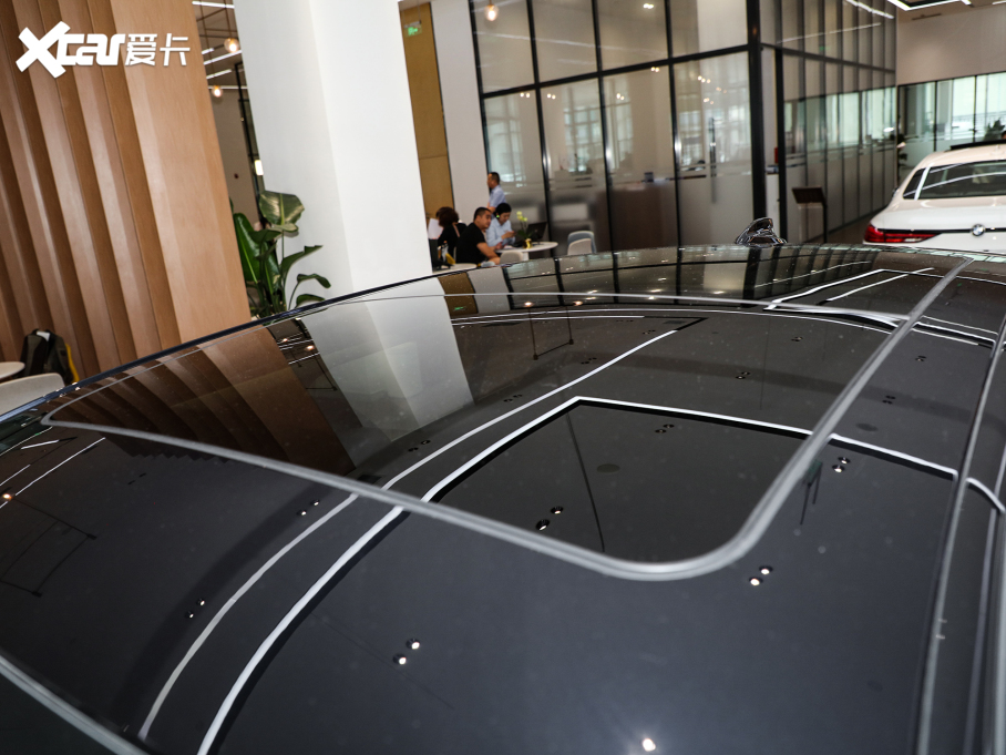 2022R3ϵ 325Li M\b