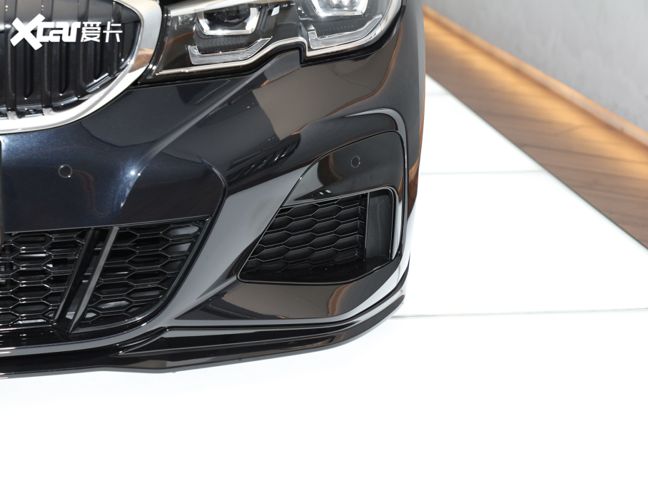 2022R3ϵ 325Li M\b