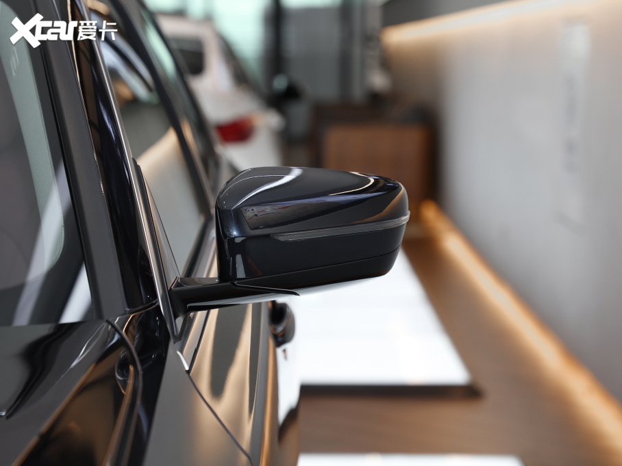 2022R3ϵ 325Li M\b