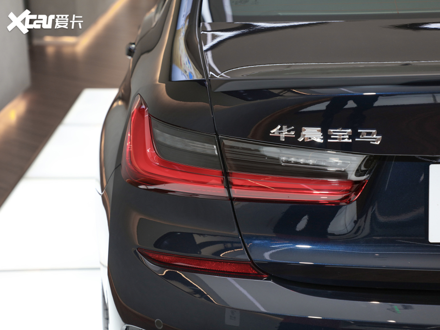 2022R3ϵ 325Li M\b